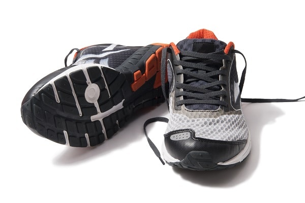 Good shoes, with rigid support and a heel lift can prevent Achilles pain by taking pressure off the tendon.
